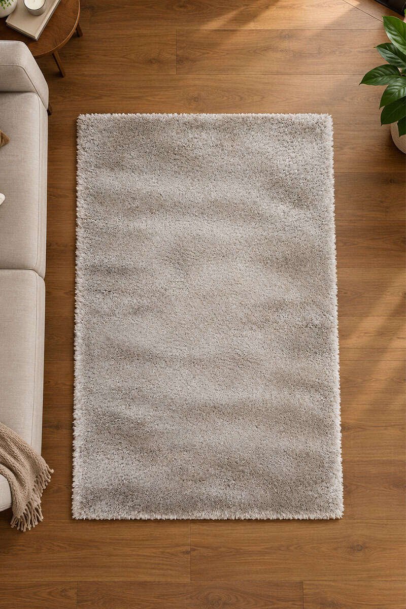 Beige Shaggy Rug 4x6ft Plain a Beige shaggy rug for modern bedroom and living room décor