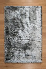 Grey shaggy rug with soft fluffy pile by Musa Carpets