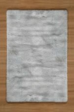 Grey shaggy rug with soft fluffy pile by Musa Carpets