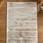 Ivory shaggy rug for modern bedroom and living room décor