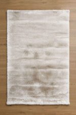 Ivory shaggy rug 3x5 ft with soft fluffy pile by Musa Carpets